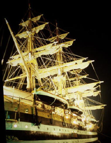 Vespucci in notturna                                                             (Premere sull'immagine per tornare indietro)